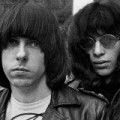 Schuh-Plattler - Trump-Tirade als Ramones-Hit