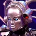 The Masked Singer - Caroline Beil gibt den Roboter
