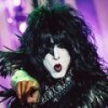 Toter Roadie - Kiss verteidigen Covid-Regeln