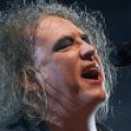 Schuh-Plattler - Robert Smith witzelt über Katar-Auftritt