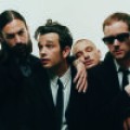 The 1975 - Malaysische Veranstalter fordern Schadensersatz