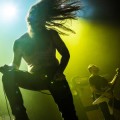 Metalsplitter - PETA zeigt Metal-Gig im Kuhstall an