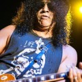 Slash - Blues-Album mit AC/DC-Sänger Brian Johnson