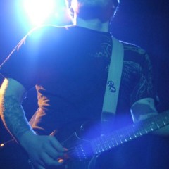 Tourgitarrist Sascha genießt den Augenblick.