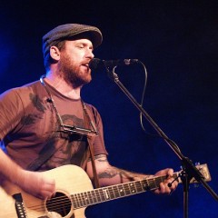 Chuck Ragan (früher Frontman von Hot Water Music)
