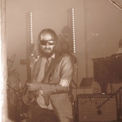 ... spielte Frankreichs begehrtester Synth-Crooner in Berlin.