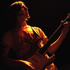 ... und Gitarrist Wade Oates. Der Opener "Teen Lovers"...