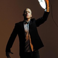 ... veröffentlicht Avishai Cohen unter eigenem Namen.