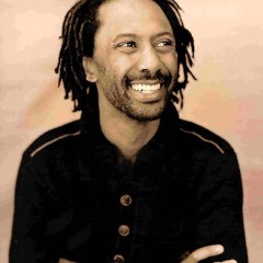 ... realisiert Daby Touré ...