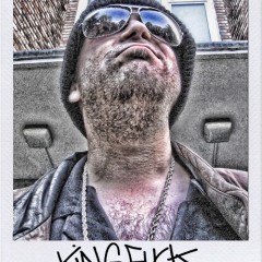... doch mit ihm kommen King Fuck ...