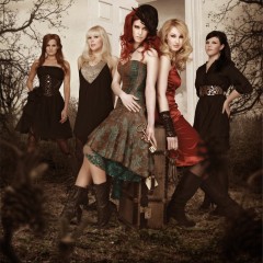 Jonsu Heini, Sirkku, Jenny und Laura nennen sich Indica.