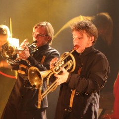 Trompete und Basstrompete.