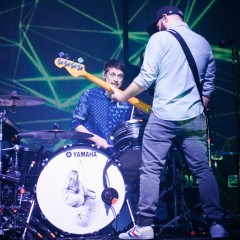 Jakob und Live-Basser Chris Rodriguez.
