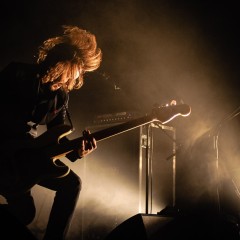 Gib ihm: Kristofer Steen am Bass.