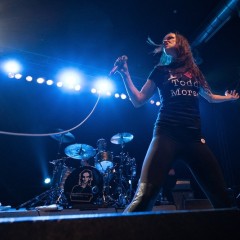Juliette Lewis.