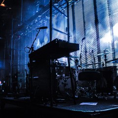 Sigur Rós starten ihr Set mit dem neuen Song "Óveður"...