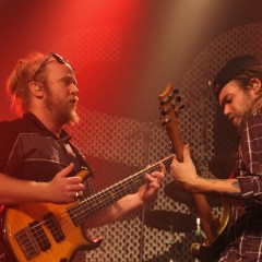 SOJA.