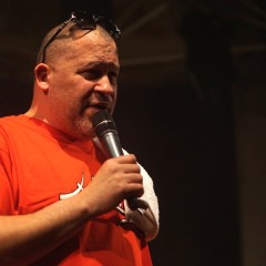 Torch zur Aufführung seines einzigen Albums "Blauer Samt" zu bewegen ...