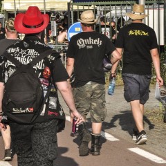 Auf, auf und davon.