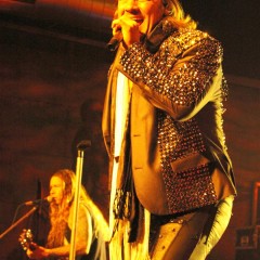 ... haben Fozzy zwei absolute Showmen in der Band.
