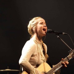Tina Dico.