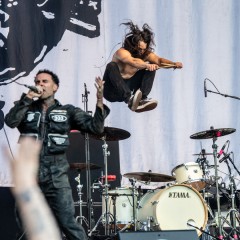 Everybody jump.