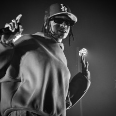 Das Publikum belohnt Little Simz und DJ immer wieder …