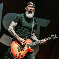 Sevendust.