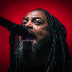 Sevendust.