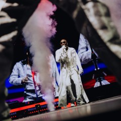 Akon.