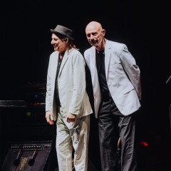 Adrian Belew und Tony Levin.