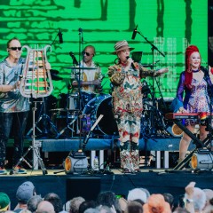 Fred Schneider, Cindy Wilson und Kate Pierson.