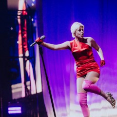 Robyn.
