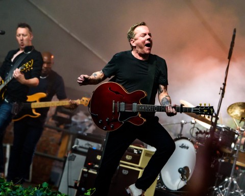 Kiefer Sutherland.