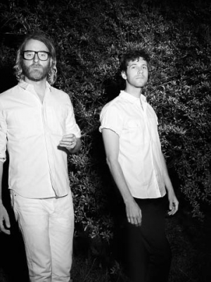 El Vy: "Need A Friend" live