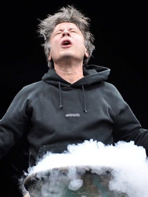 Metalsplitter: "Arroganz gehört zu Iron Maiden"