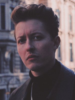 Tiemo Hauer: Videopremiere zu "Ein Kurzes Für Immer"