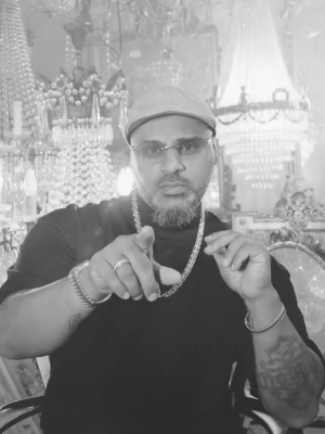 Massiv & Manuellsen: "Es Tut Mir Nicht Leid" im Video