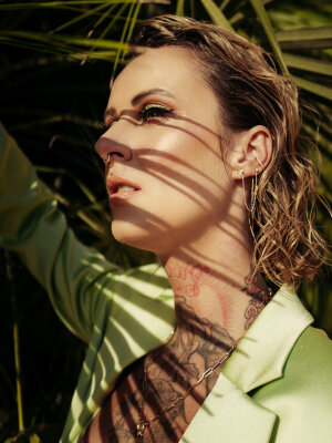 Vorchecking: Yaenniver, Metronomy, Finch