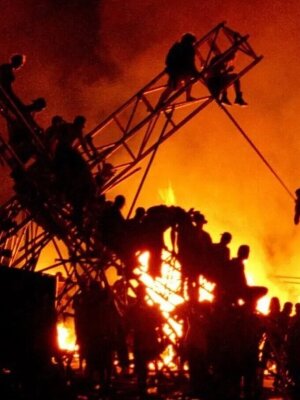 Trainwreck: Woodstock '99: "Kerosin. Streichholz. WUMM!"