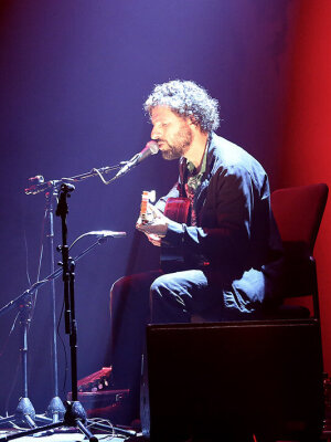Fotos/Review: José González live in Hamburg