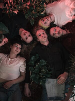 Videopremiere: "Solmus Güller" von Dunya