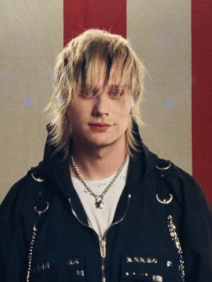 5SOS: Michael Clifford veröffentlicht Solo-Single "Cool" 